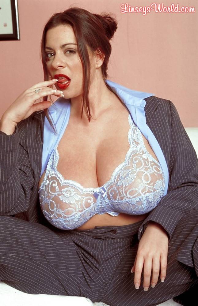 Plump asian milf Linsey Dawn Mckenzie in hot undies showing her beauty - #3