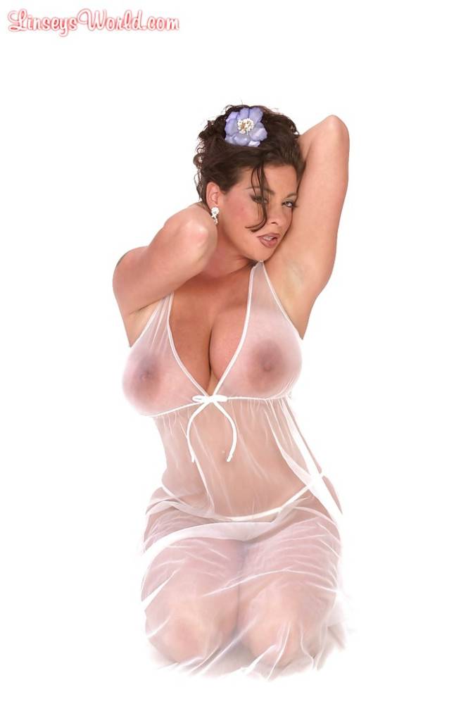 Deluxe brittish milf Linsey Dawn Mckenzie bares big boobs and sexy ass - #14