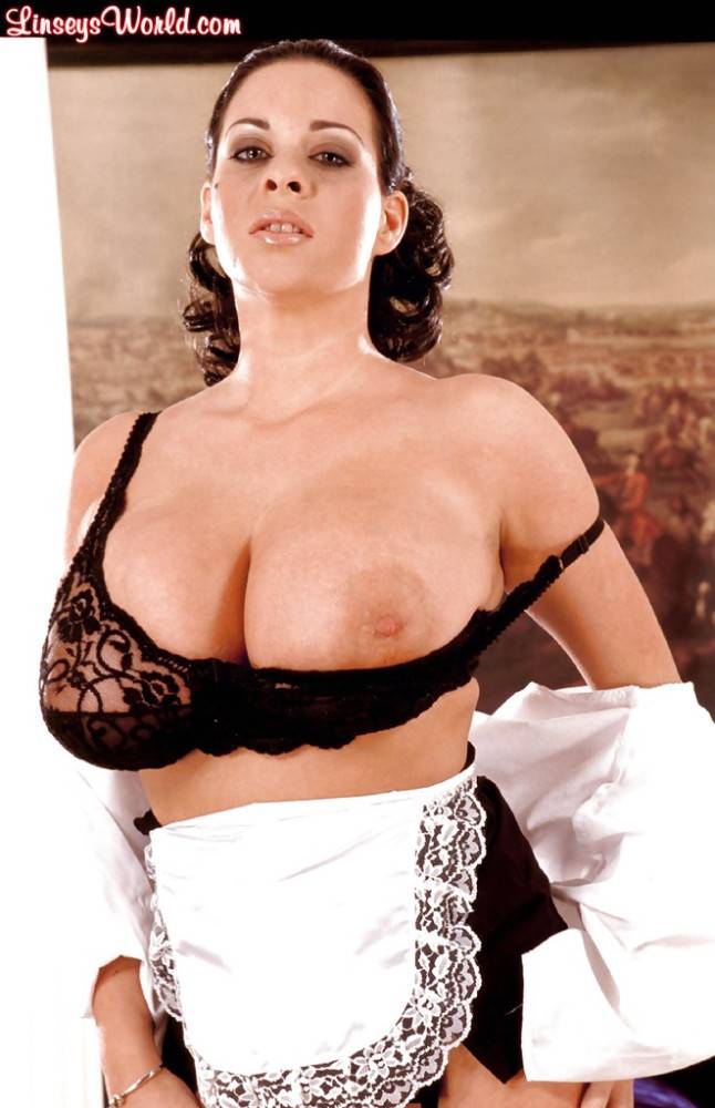 Alluring brittish milf Linsey Dawn Mckenzie exhibiting big tits and hot ass - #7