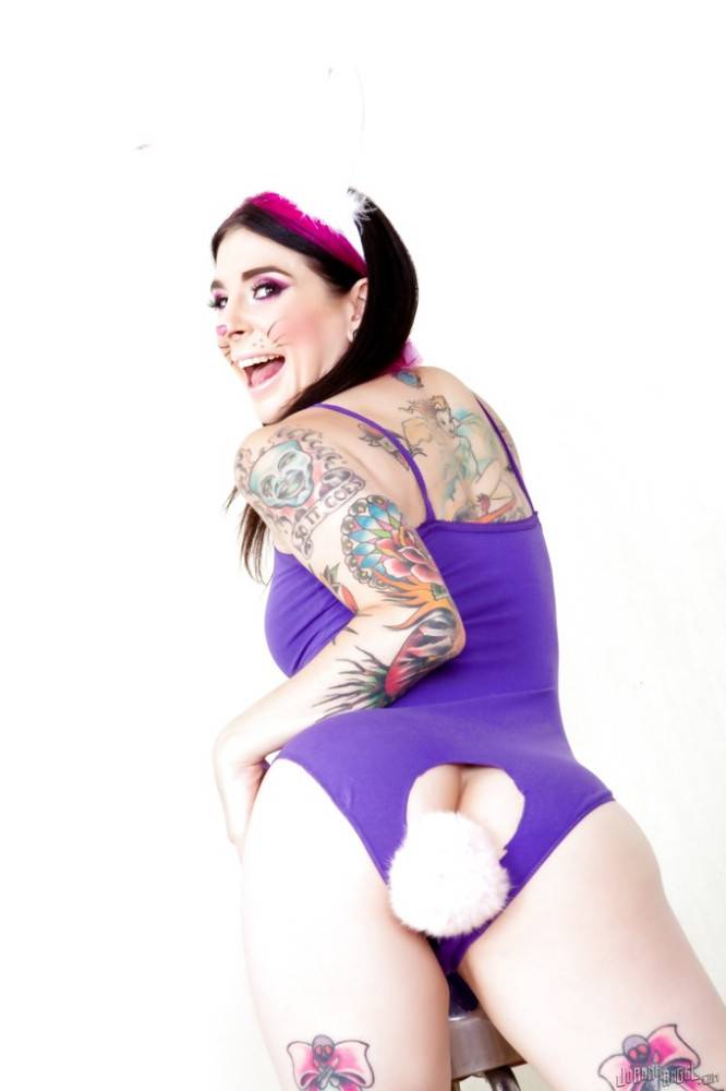 Stunning american dark-haired hottie Joanna Angel in cosplay outfit exhibiting her butt and spreading her legs - #3