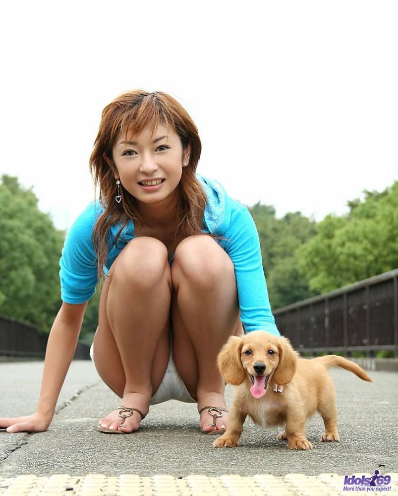 Posing With A Dog Is What One Of The Best Asian Babes Nao Idols Loves To Do. - #7