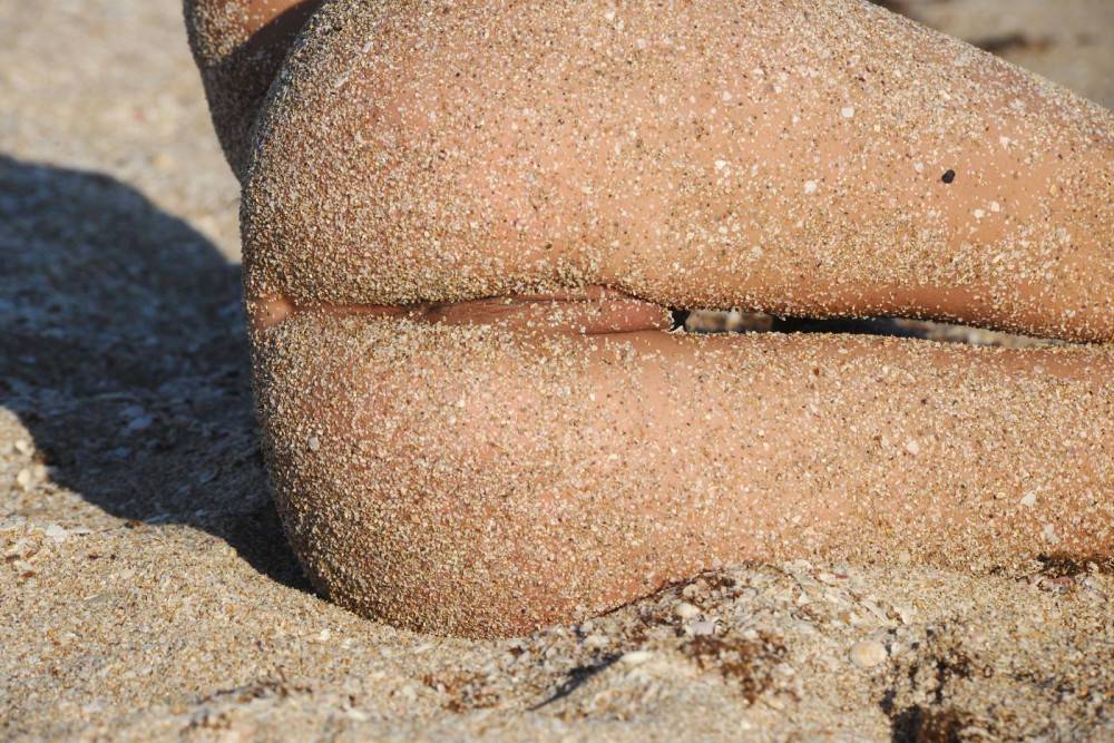 Brunette Doll Suzanna A Is Bathing In The Sea Waves And Fooling Around In Sand - #5