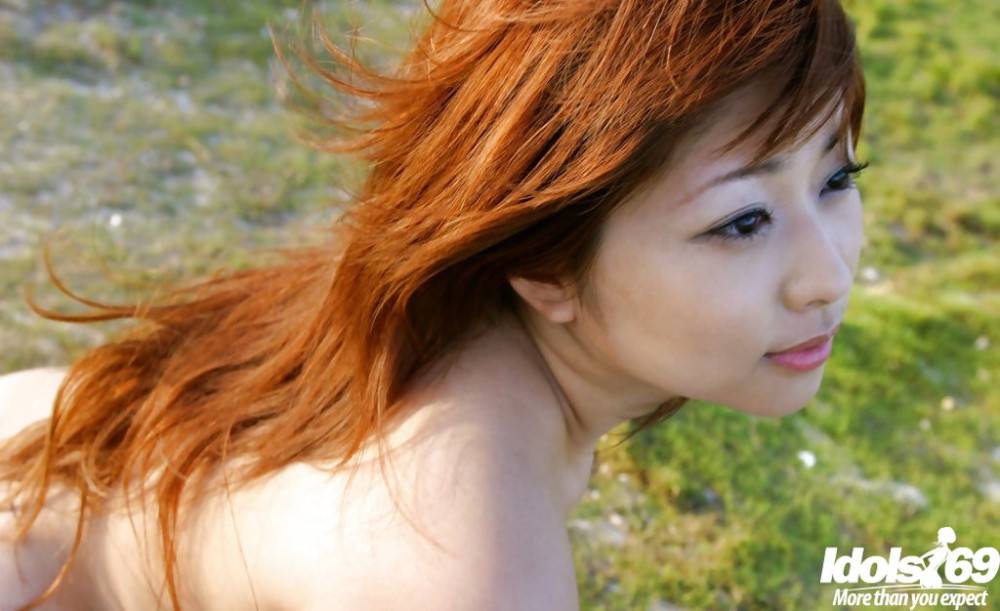 Attractive japanese babe Miyu Sugiura baring her butt outside - #9