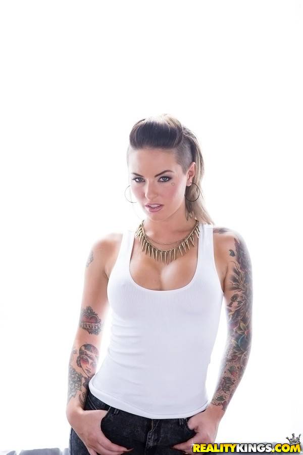 Stunning american young Christy Mack baring big boobies and hot ass - #1