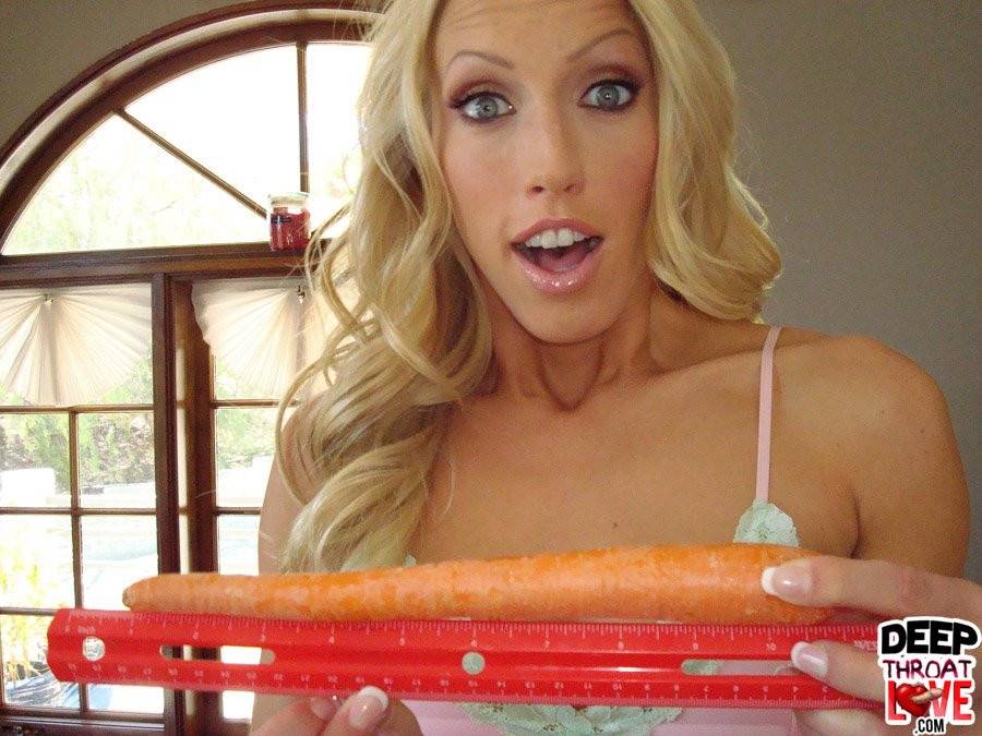 Gorgeous Babe Cassie Young Swallows Carrot And Banana Before Getting Drilled By Huge Dick - #8