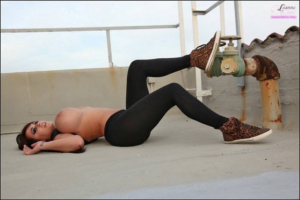 Peachy brittish brunette porn star Leanne Crow in hot posing gallery - #13