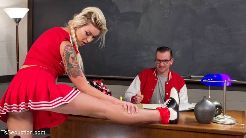 Slutty cheerleader bribes tutor with an athletic assfucking! - #3