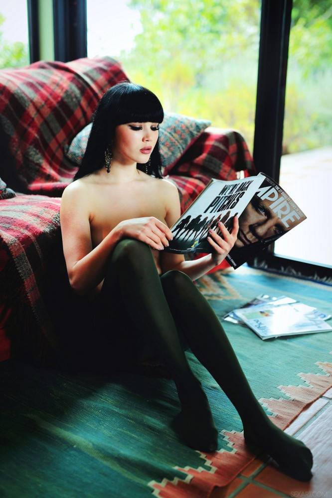 Sexy malena looks absolutely stunning reading a magazine with he - #2