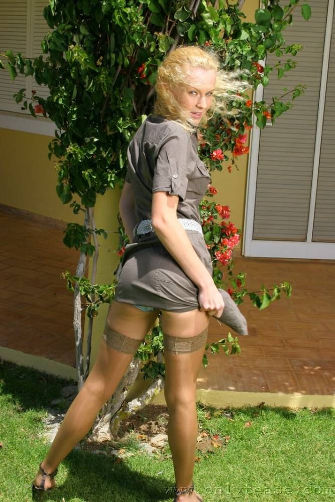 Blonde Karen Unbuttons Her Gray Mini Dress And Pulls Down Her Blue Undies In The Backyard - #5