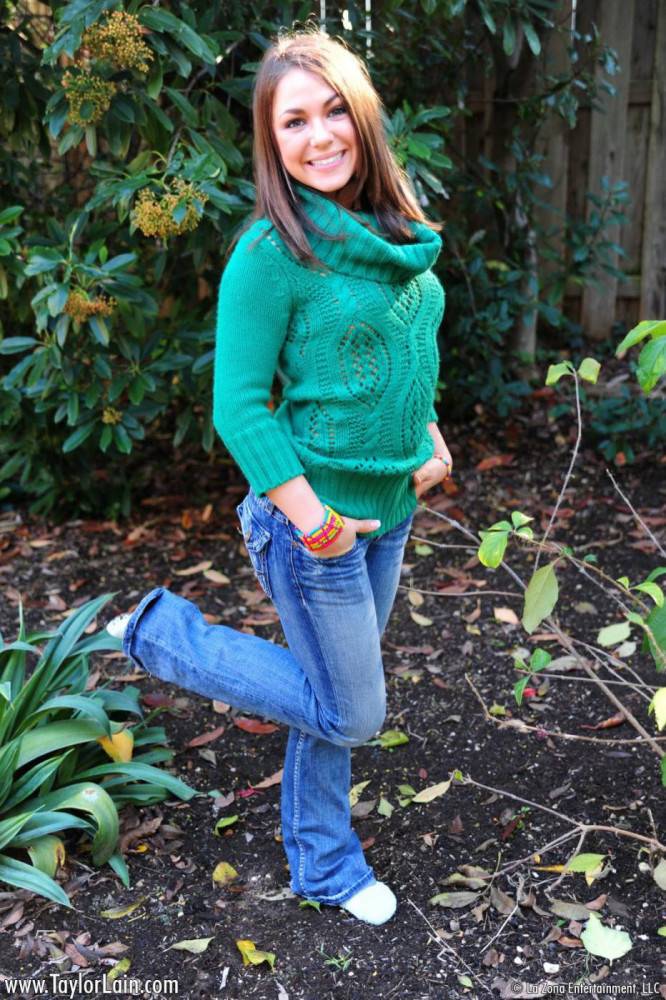 Lovely Brunette Teen In Tight Blue Jeans Taylor Lain Plays And Has Fun Outdoors - #4