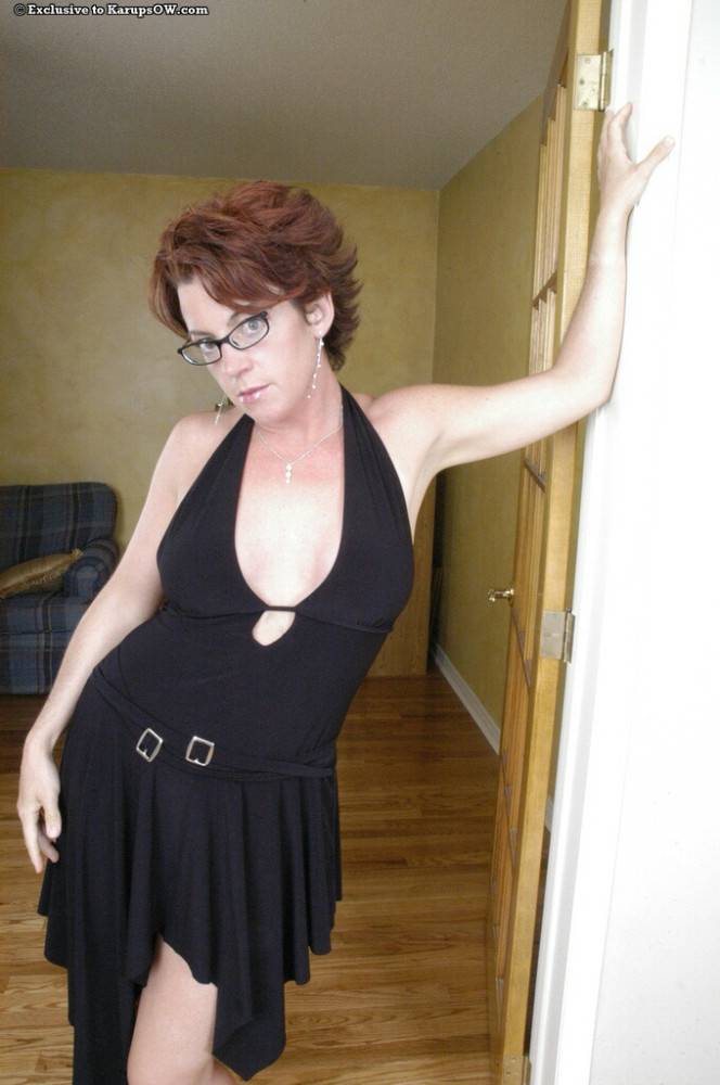 Spectacled Big Titted Milf Holly Goes Pulls Off Her Black Dress And Pink Panties - #1