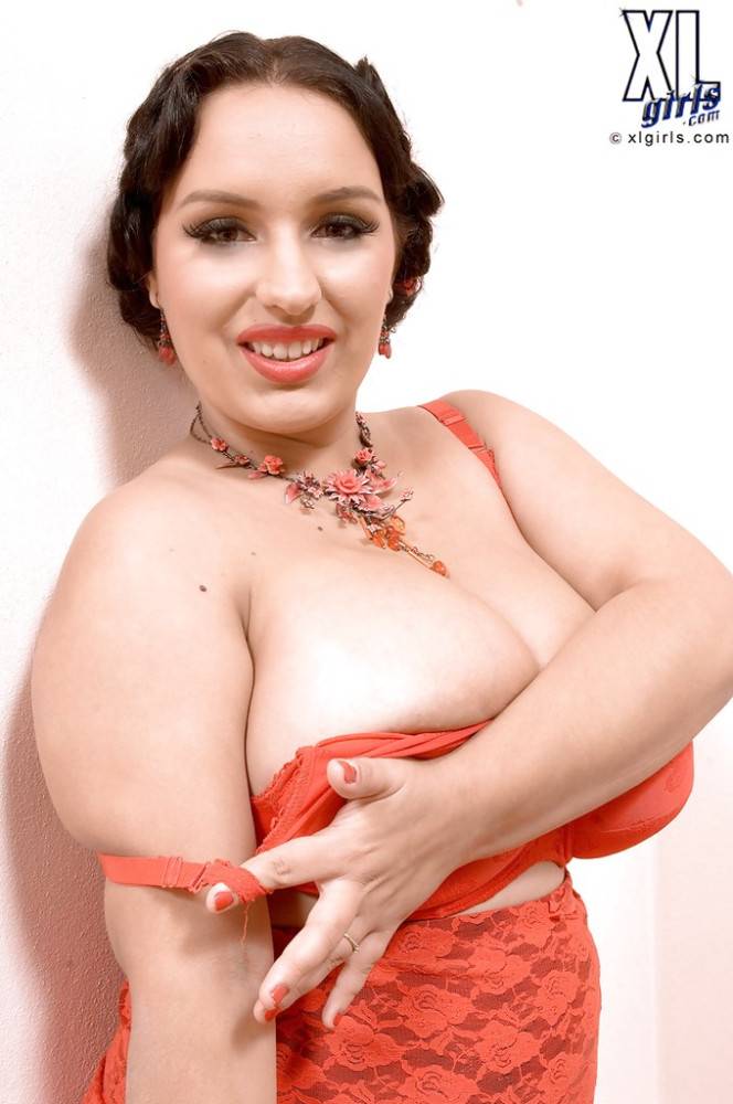 Tempting italian chubby Anna Carlene in underwear reveals big boobies and hot butt - #14