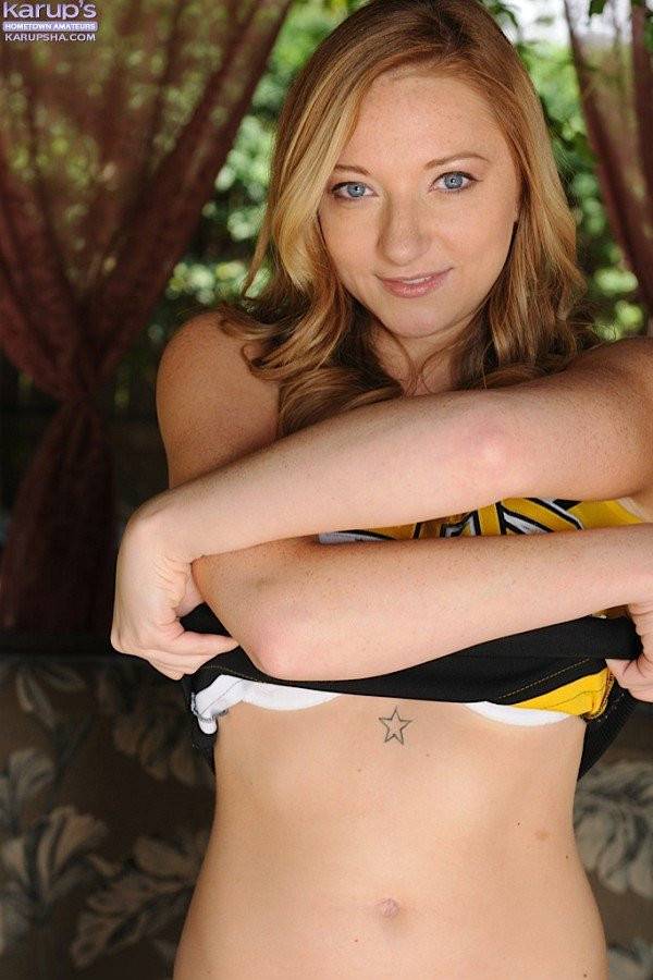 Horny Blonde Cheerleader Indiana Jane Is Going To Show Her Skills And Strip. - #13