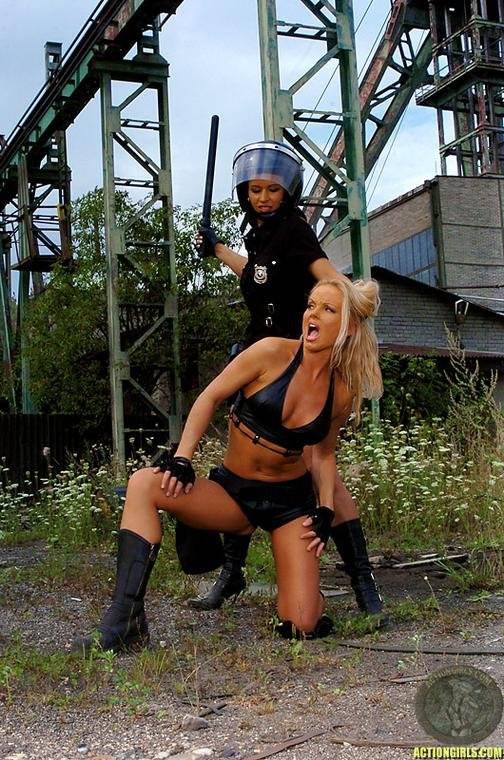 Topless Action Girls Susana Spears And Silvia Saint Are Dying To Kill Each Other - #10