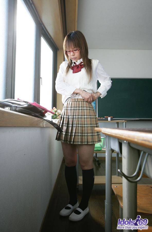 Teen Brunette Yume Kimino Is Taking Off Her Uniform Skirt And Showing Hairy Twat In The Classroom - #6