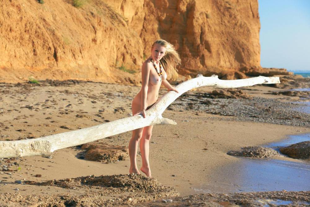 Gorgeous Blonde Chick Alessandra A Is Showing Her Naked Body Flexibility Outdoor - #13