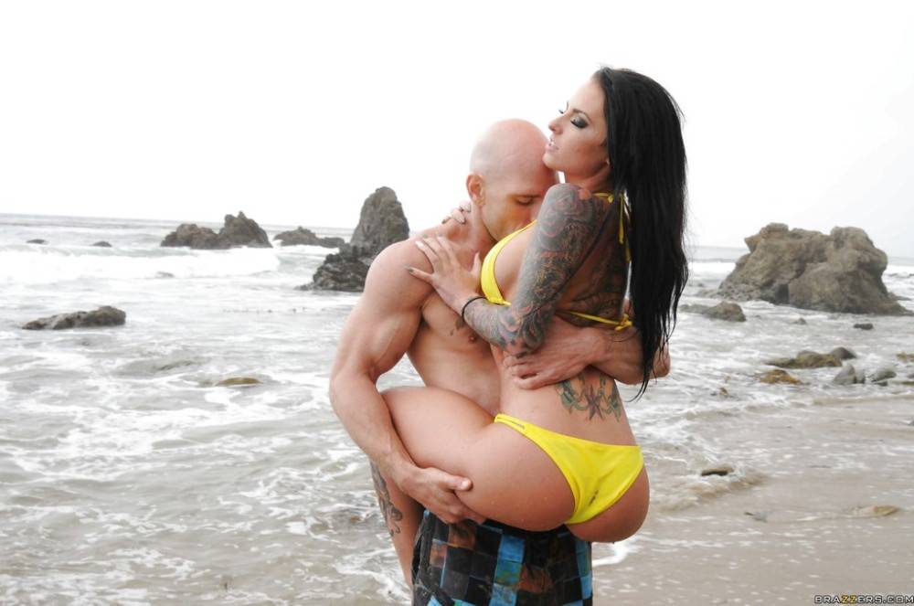Delightful asian pornstar Christy Mack in hot bikini suck and fuck big dick on the beach | Photo: 7486891