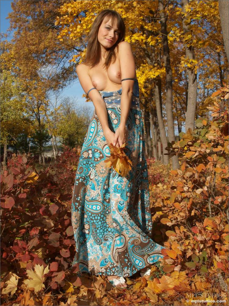 Julia Bea Is A Girl That Loves Nature And Posing Naked In The Forest When She Can - #11
