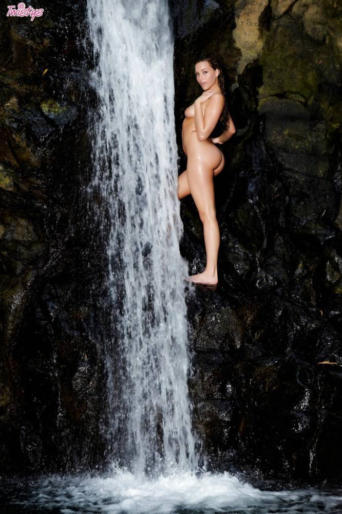Curious american porn star Mia Malkova reveals her ass outdoor - #8