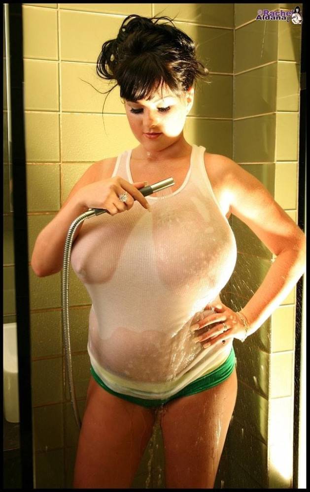 Round brittish fatty Rachel Aldana in hot erotic gallery - #6