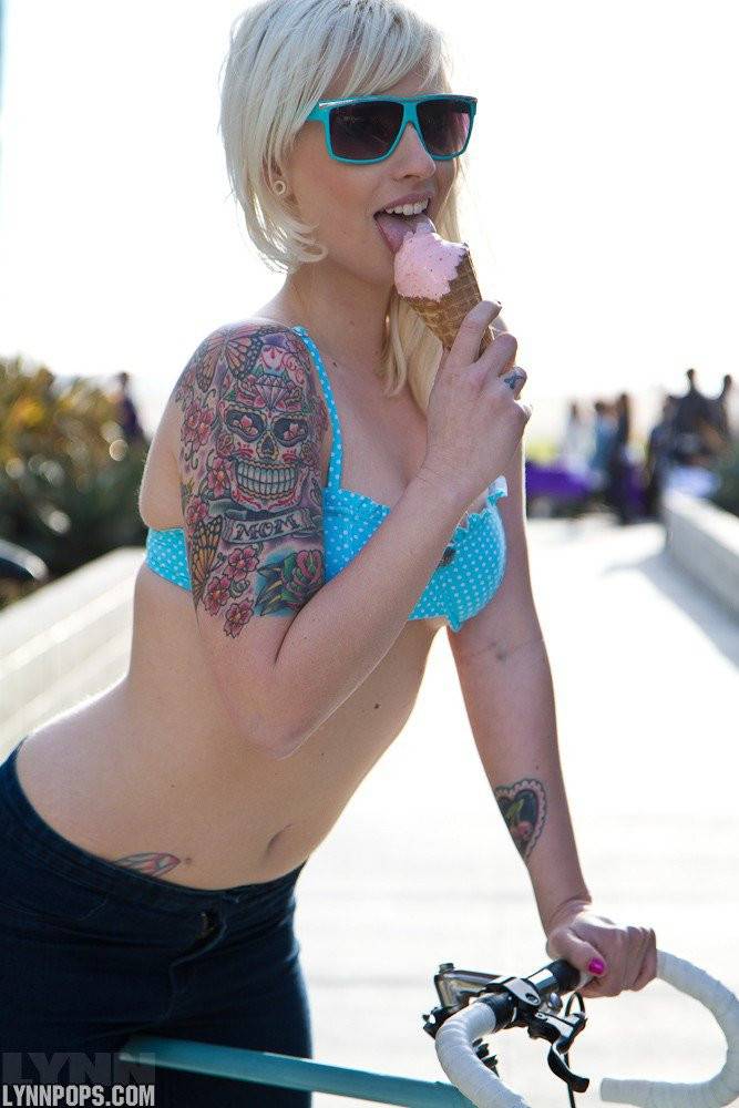 You Have To See This Softcore Gallery With Lynn Pops. She Has Many Tattoos... - #3