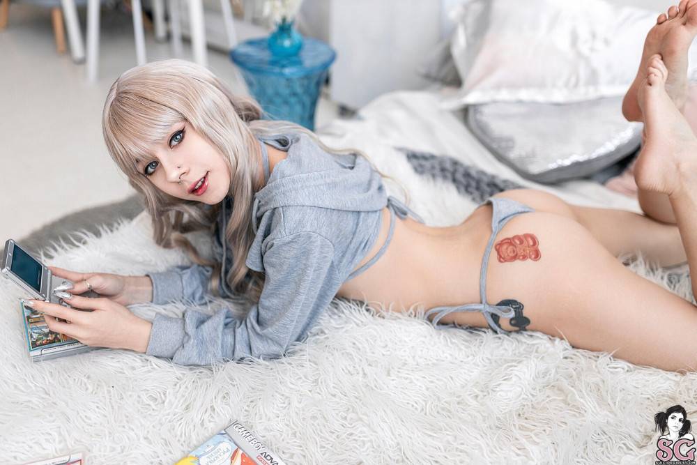 Pixi in Dream World Games by Suicide Girls - #1