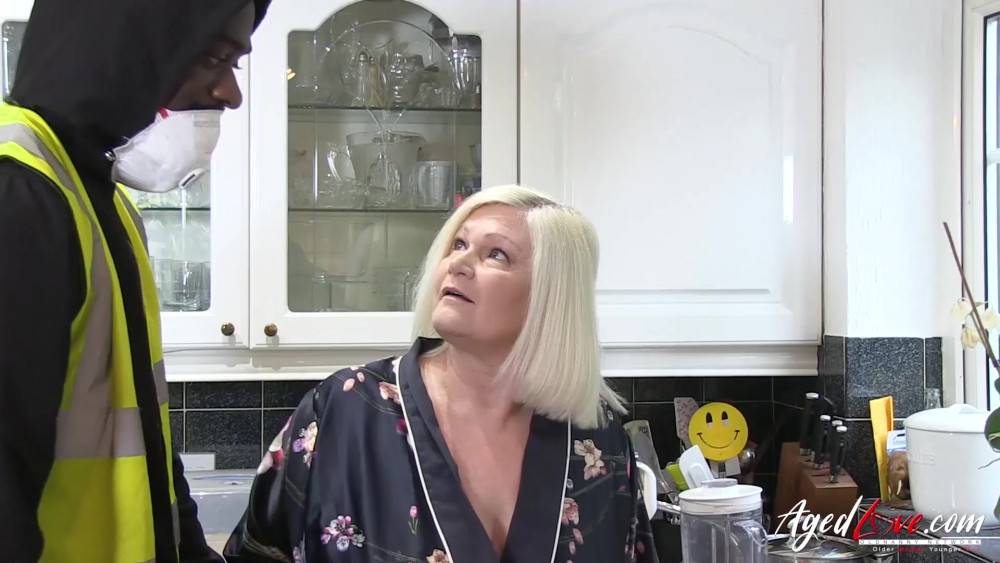 AGEDLOVE Lacey is surprised at home by a black worker who takes out his big black cock on - #9