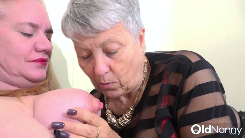 AGEDLOVE Two old lesbians play with each other's labia - #6