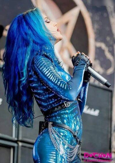 AlissaWhiteGluz - #9