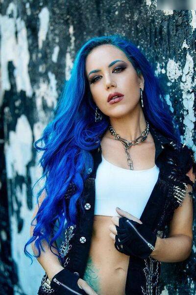 AlissaWhiteGluz - #10