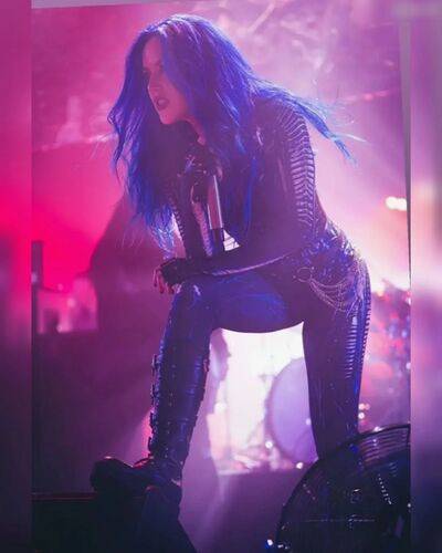 AlissaWhiteGluz - #5