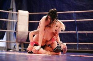 Wild catfight with two sporty lesbians Paige Fox and Lucy Bell on nudepicso.com