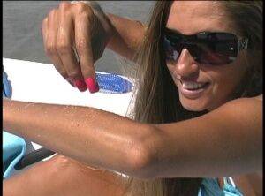 Amateur model Lori Anderson exhibits her hairy forearms in sunglasses on nudepicso.com