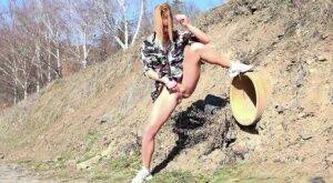 Chrissy Fox relieves her pee desperation outside on nudepicso.com