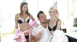 Threesome sex features teen girls Macie Winslett and Sammie Daniels on nudepicso.com