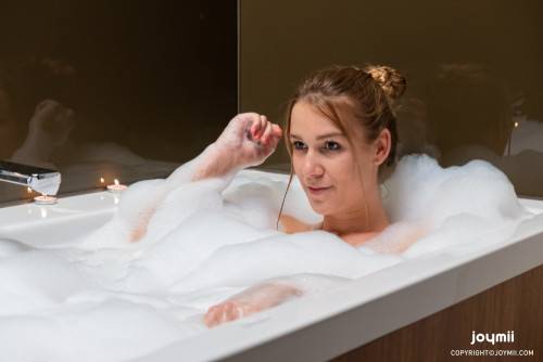 Czech Beauty Takes A Nice Bath Before Getting Laid - Czech Republic on nudepicso.com