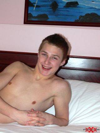 Cute shy gay teen boy on nudepicso.com