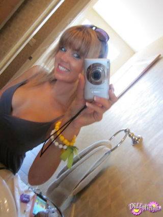 Cute amateur teen girl teasing in mirror on nudepicso.com