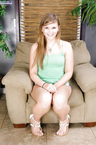 Shapely american teen Melissa May loves foot fetish - Usa on nudepicso.com