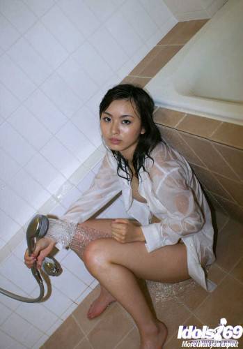 Sylphlike japanese teen Hikari reveals big tits and butt in shower - Japan on nudepicso.com