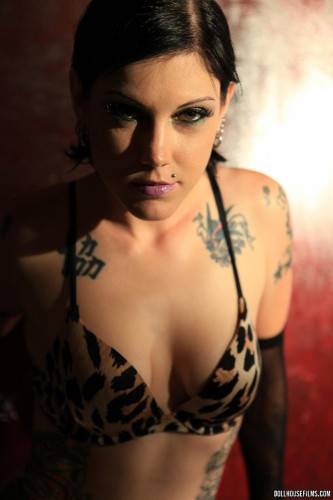 Vicious Female Cadence St John Is Showing Her Intimate Tattooed On Photo Masterpieces on nudepicso.com