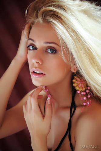 Slender ukrainian blonde teen Jennifer Mackay in hot lingerie in foot fetish show - Ukraine on nudepicso.com