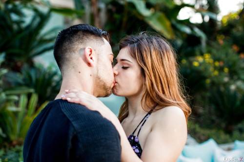 Svelte american teen Leah Gotti fucked after hot suck outside - Usa on nudepicso.com
