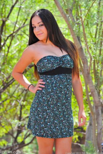 Latina Teen Marisol FTV Shamelessly Uncovering Her Body Cleavage Outdoor on nudepicso.com