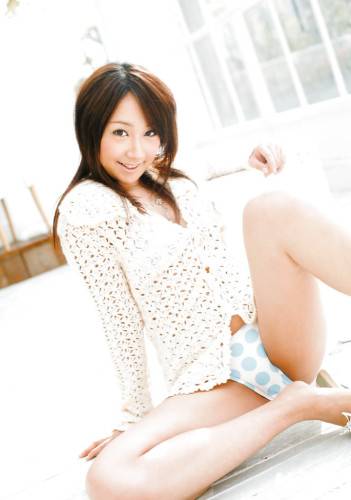Rangy japanese teen Ryo Akanishi in bikini shows her butt - Japan on nudepicso.com