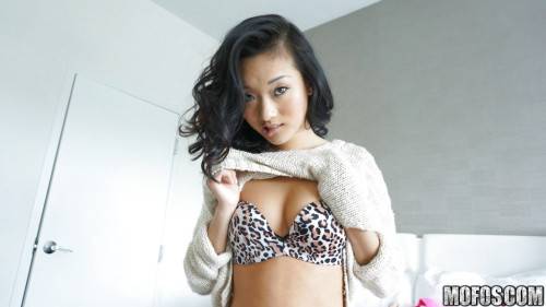 Gracile asian teen Alina Li banged after hot suck on nudepicso.com