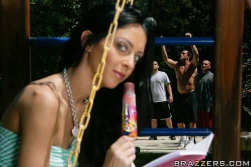 Gracile Israeli teen Stephanie Cane fucked after sucking huge rod outdoor - Israel on nudepicso.com