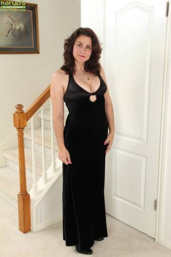 Brunette MILF Gianna Jones Takes Her Classy Dress Off To Play With Her Hairy Muff. on nudepicso.com