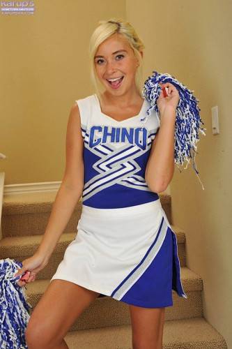 Sexy Blonde Kaylee Hays Is A Cheerleader And One Of The Hottest Babes In College. on nudepicso.com