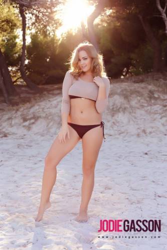 For Jodie Gasson There Is No Better Place To Be Naked Than On The Beach. on nudepicso.com